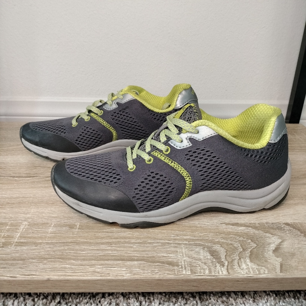 Vionic Action 335 Green and Gray Sneakers
